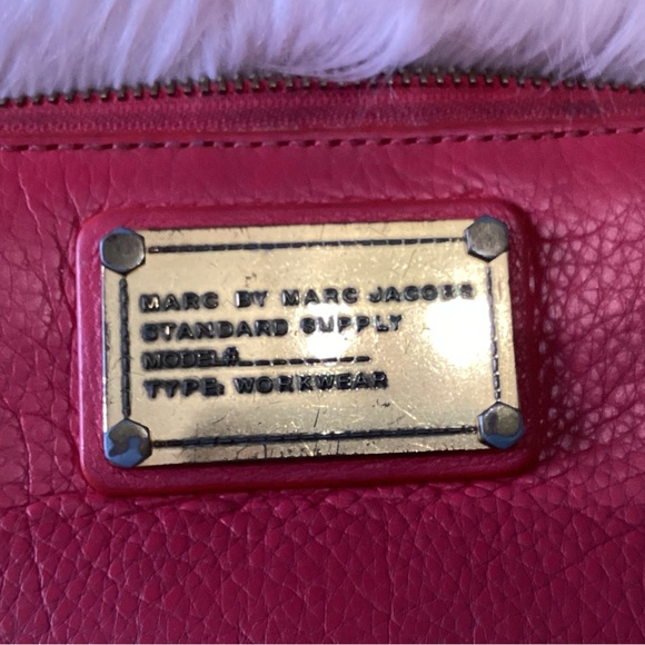 Marc by Marc Jacobs Red pebbled Leather zip around long Wallet - Picture 7 of 8